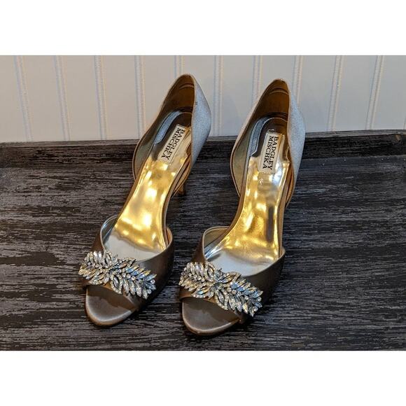 Badgley Mischka Women's Beige Satin Nikki Heels w/ Rhinestone Accents Size 9.5 - Picture 2 of 7